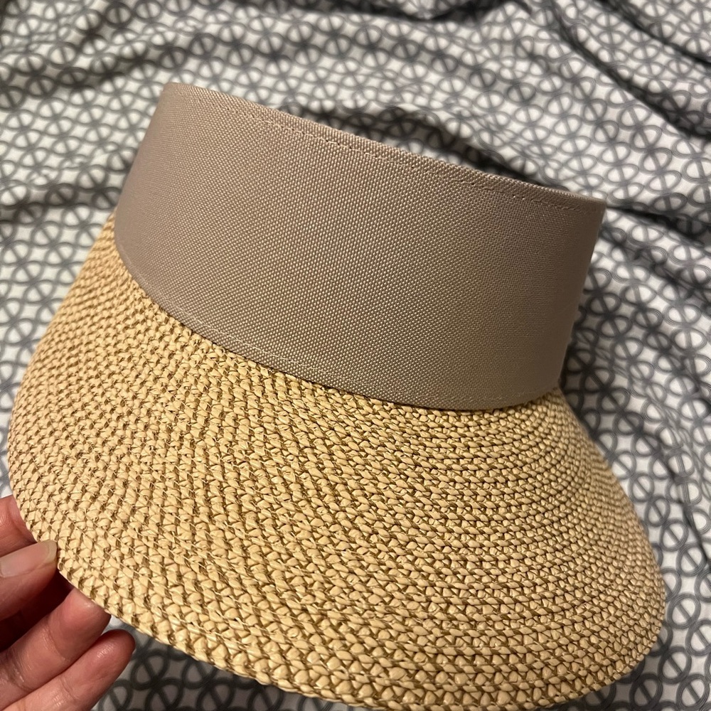 Eric Javits Champ Visor - Like New